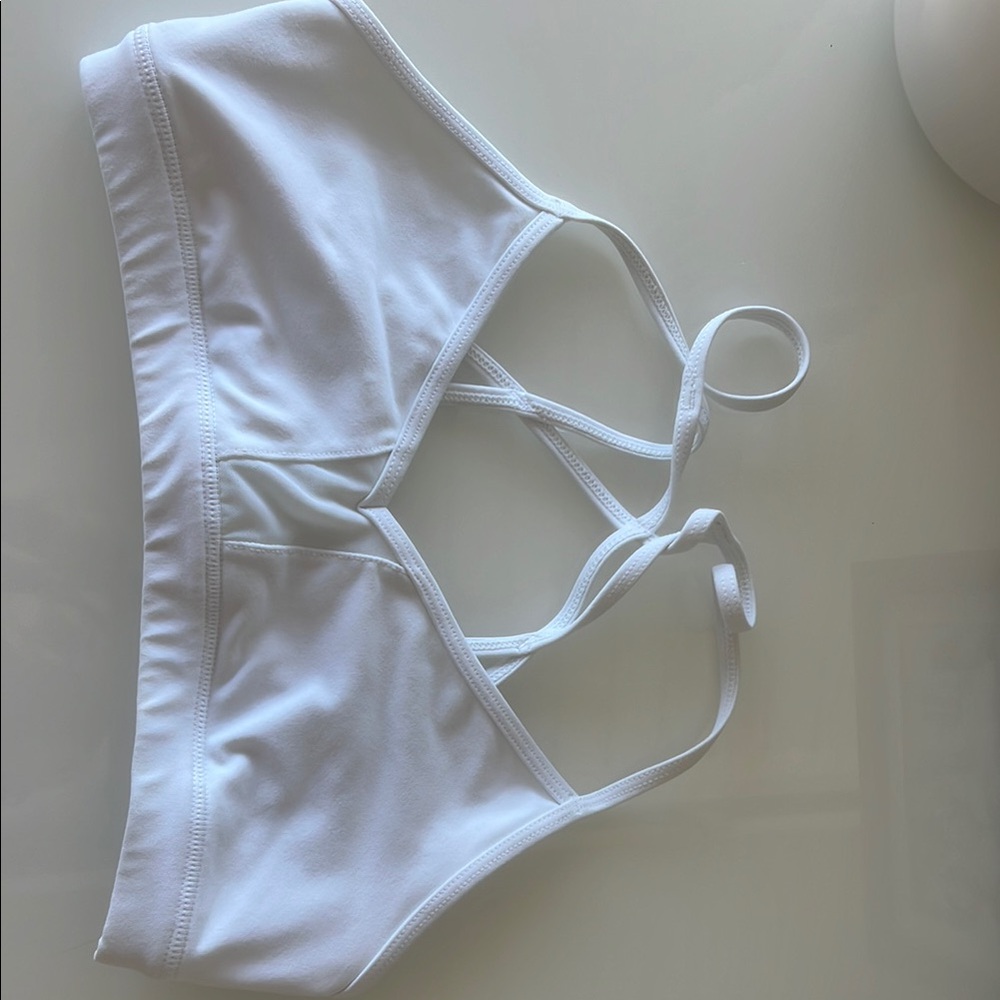 ALO Yoga Bra Size S
White  NWOT Tags